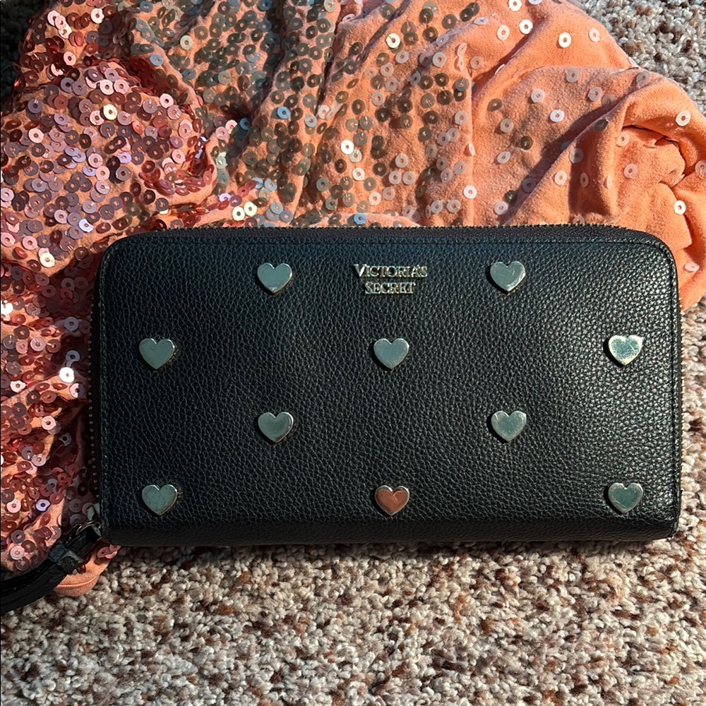 Victoria's Secret Black zippy Wallet